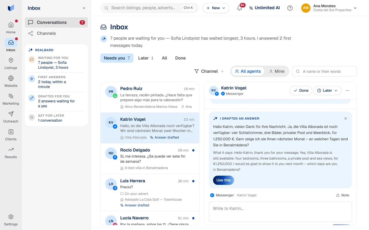 Realbard’s inbox: a list of conversations from WhatsApp, Messenger and Instagram, with one open showing an answer Realbard drafted in German and its meaning in English.